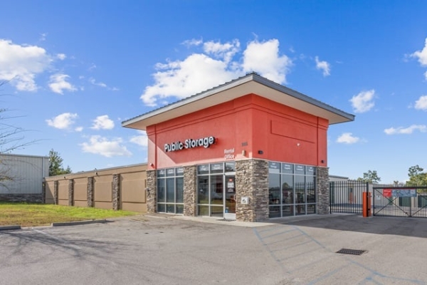 Facility photo: //images.sparefoot.com/medium/22108569e7787c22195.jpg