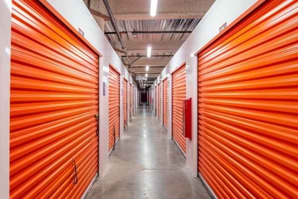 Facility photo: //images.sparefoot.com/medium/221091687cec4a4612c.jpg