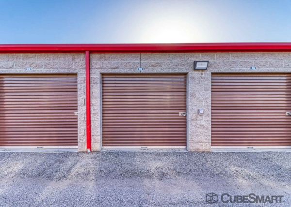 Facility photo: //images.sparefoot.com/medium/2211376883249603573.jpg