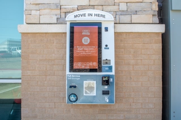 Facility photo: //images.sparefoot.com/medium/221227693980be6d192.jpg