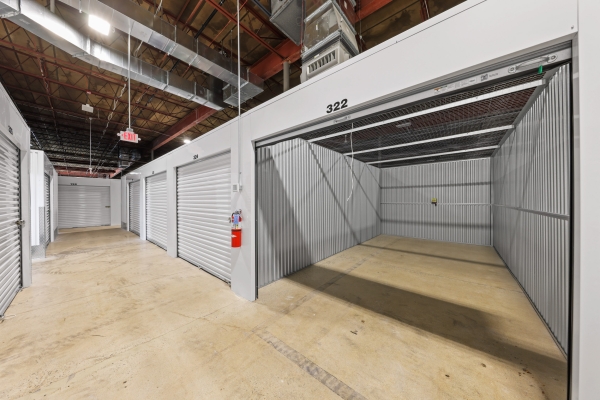 Facility photo: //images.sparefoot.com/medium/221239658358af5a4da.jpg