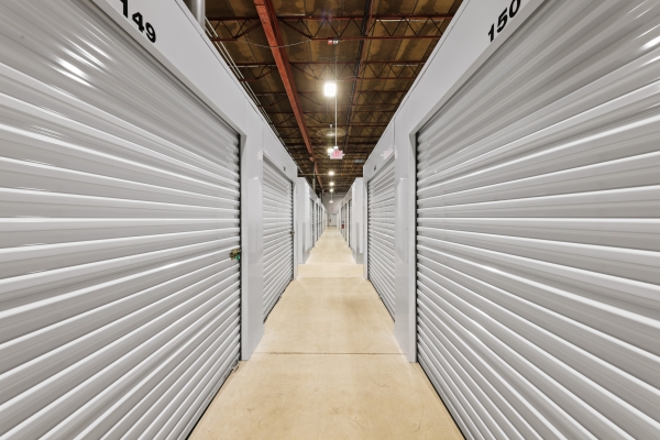 Facility photo: //images.sparefoot.com/medium/221239658358b3ecebb.jpg