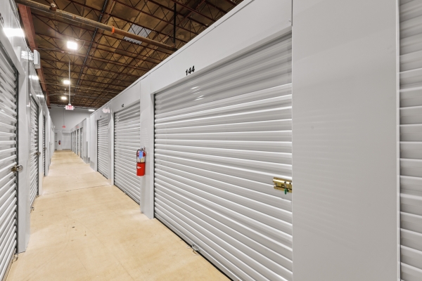 Facility photo: //images.sparefoot.com/medium/2212396583596122d35.jpg