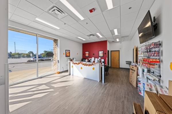 Facility photo: //images.sparefoot.com/medium/22123965835a10a4193.jpg