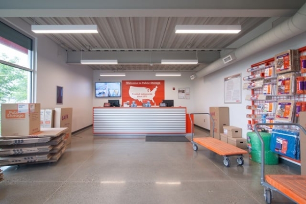 Facility photo: //images.sparefoot.com/medium/2212726895f6e546206.jpg