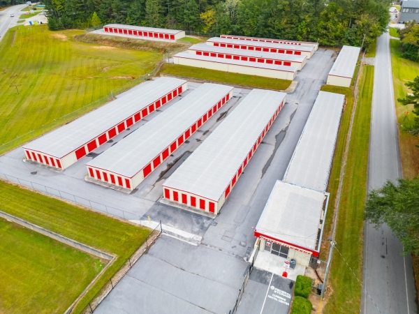 Facility photo: //images.sparefoot.com/medium/22131069582a03e013c.jpg