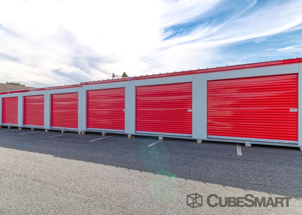 Facility photo: //images.sparefoot.com/medium/221364686f64de61731.jpg