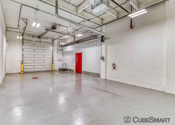 Facility photo: //images.sparefoot.com/medium/22136868834b0b749d9.jpg