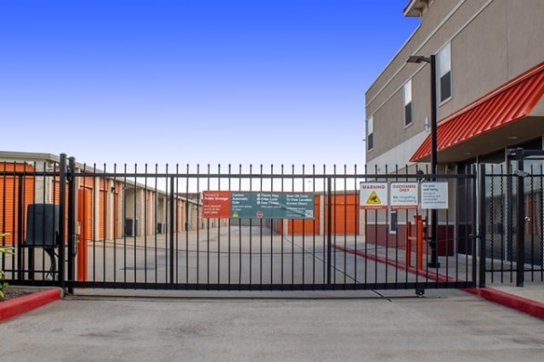 Facility photo: //images.sparefoot.com/medium/22136969ff33c10c5fa.jpg