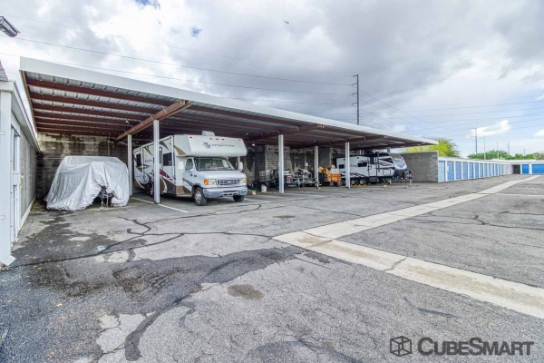 Facility photo: //images.sparefoot.com/medium/22141669030400aa522.jpg