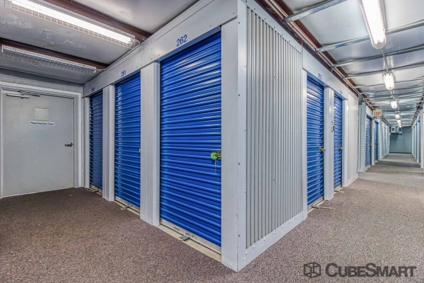 Storage Units at CubeSmart Self Storage - AZ Chandler East Warner Road - 641 East Warner Road