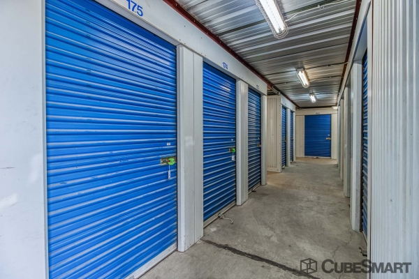 Storage Units at CubeSmart Self Storage - AZ Chandler East Warner Road - 641 East Warner Road