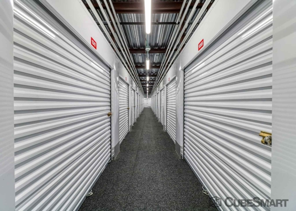 Facility photo: //images.sparefoot.com/medium/221520686f7476303ce.jpg