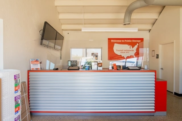 Facility photo: //images.sparefoot.com/medium/221554688b6cf47b888.jpg