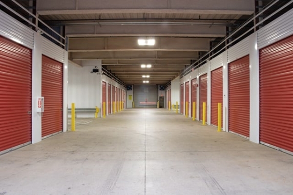 Facility photo: //images.sparefoot.com/medium/22155569e77aaf5588e.jpg