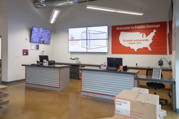 Facility photo: //images.sparefoot.com/medium/22155569e77ab04a527.jpg