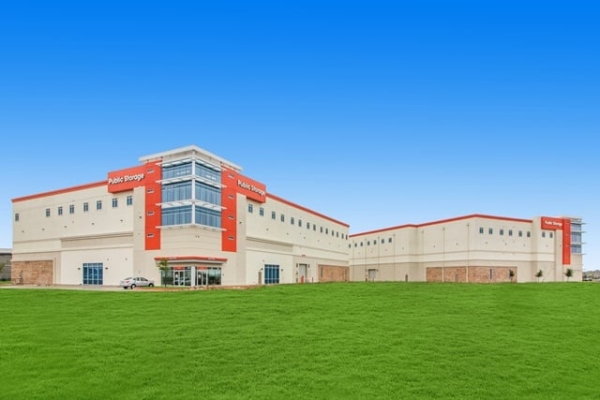 Facility photo: //images.sparefoot.com/medium/2215556a0330900a87c.jpg