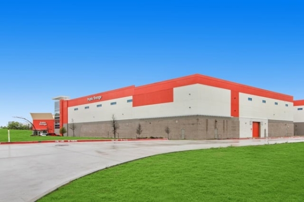 Facility photo: //images.sparefoot.com/medium/2215566a0330732cd65.jpg