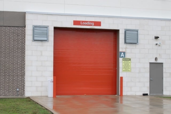 Facility photo: //images.sparefoot.com/medium/2215566a03307628ead.jpg