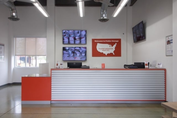 Facility photo: //images.sparefoot.com/medium/22155769f9f3435bfee.jpg