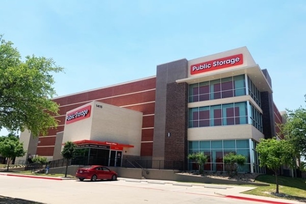Facility photo: //images.sparefoot.com/medium/221558688cbdd1c8984.jpg