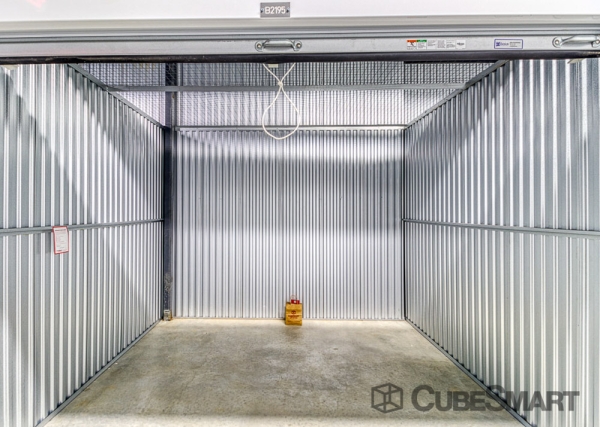 Facility photo: //images.sparefoot.com/medium/221598688334d11e1f9.jpg