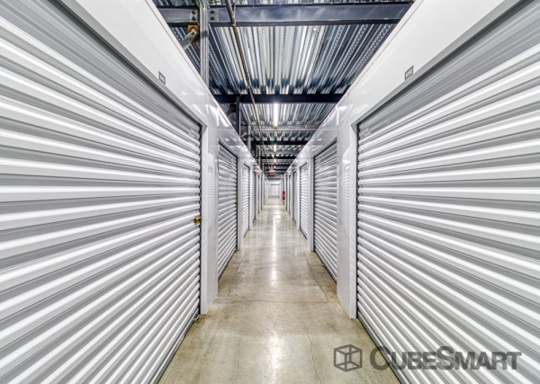 Facility photo: //images.sparefoot.com/medium/22159869fc41dd26313.jpg