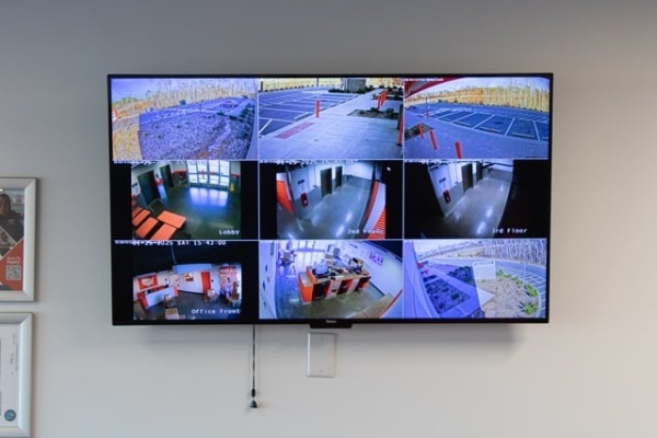 Facility photo: //images.sparefoot.com/medium/22159968af094ce0e6a.jpg