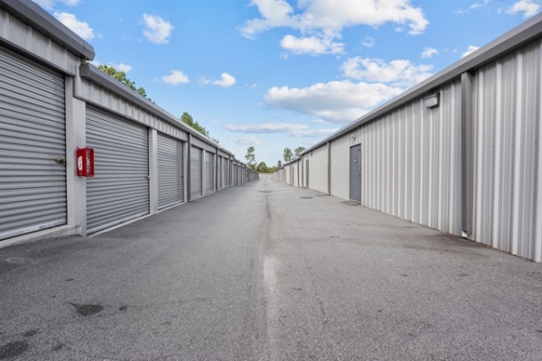 Facility photo: //images.sparefoot.com/medium/22160069f5fa3585129.jpg