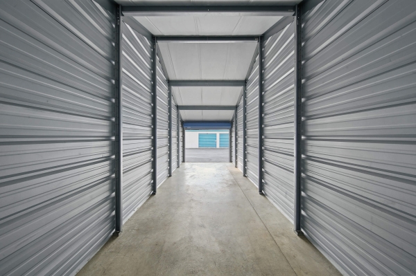 Facility photo: //images.sparefoot.com/medium/22165366bb59fb1df3e.jpg