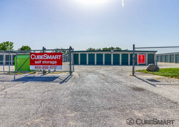 Facility photo: //images.sparefoot.com/medium/221672689464e9e5361.jpg
