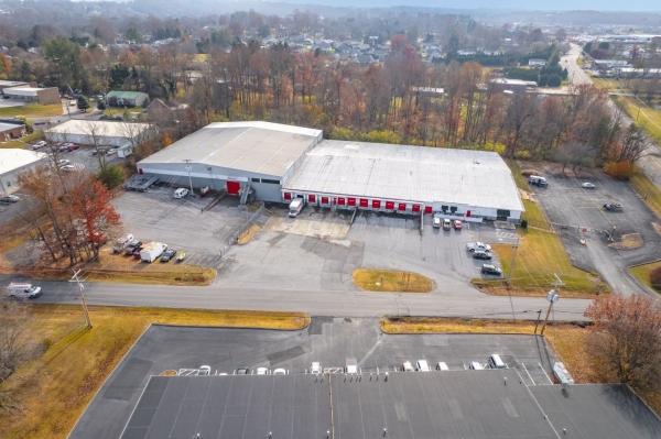 Facility photo: //images.sparefoot.com/medium/221709698cbdd463c31.jpg