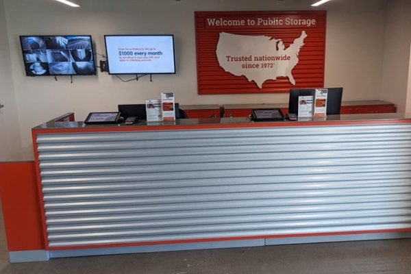 Facility photo: //images.sparefoot.com/medium/2217476906076f3dc43.jpg