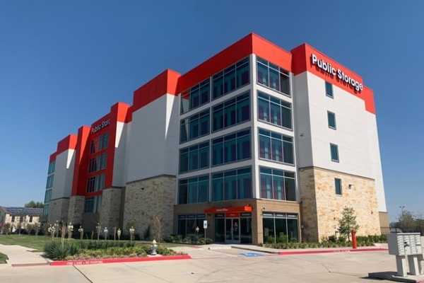 Facility photo: //images.sparefoot.com/medium/2217496890b34bbdab2.jpg