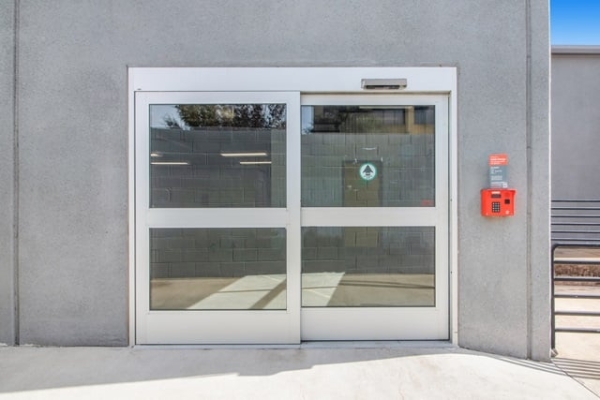 Facility photo: //images.sparefoot.com/medium/2217506884d3d8f2286.jpg