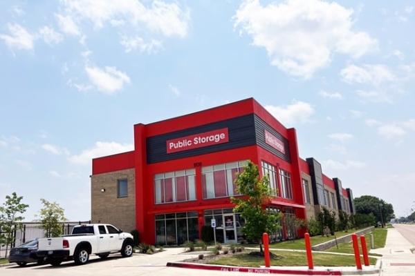 Storage Units at Public Storage - Dallas - 9130 South Hampton Road - 9130 South Hampton Road
