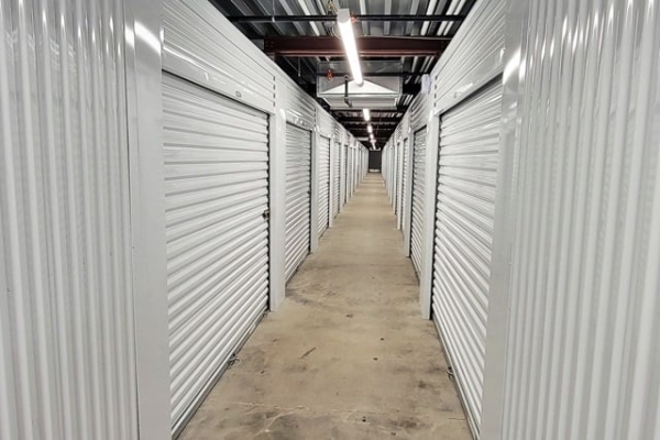 Facility photo: //images.sparefoot.com/medium/221814687ceb6ac7f80.jpg