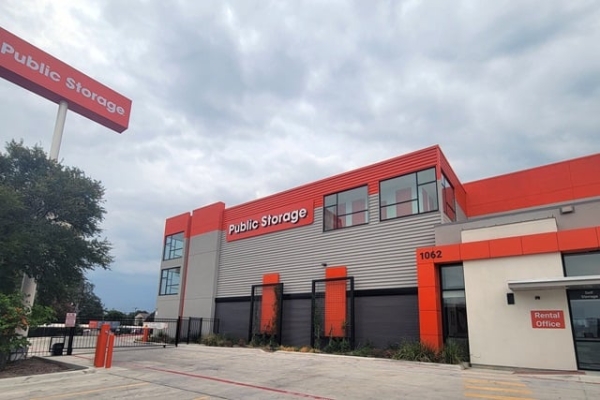 Storage Units at Public Storage - San Antonio - 1062 NE Loop 410 - 1062 NE Loop 410