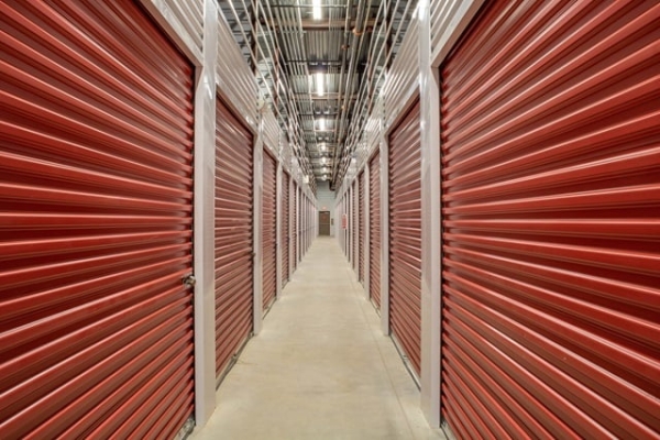 Facility photo: //images.sparefoot.com/medium/2218376878f79e5aafd.jpg