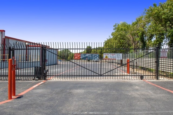 Storage Units at Public Storage - Fort Worth - 3500 McCart Ave - 3500 McCart Ave