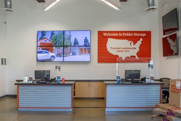 Facility photo: //images.sparefoot.com/medium/221847688e10415c9de.jpg