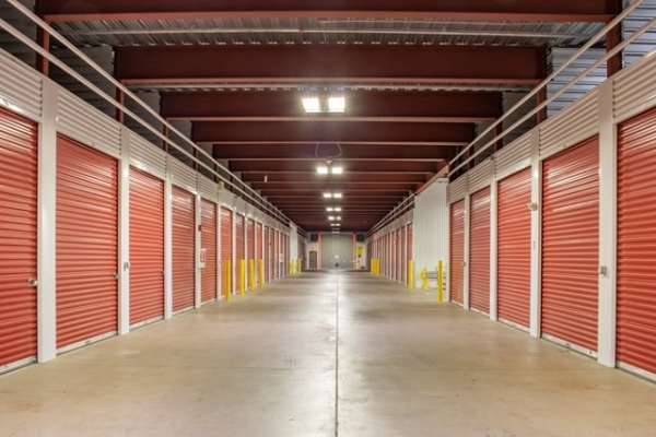 Facility photo: //images.sparefoot.com/medium/22184869f5fa62e147e.jpg
