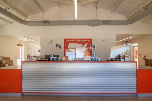 Facility photo: //images.sparefoot.com/medium/22185069fde20c690c8.jpg