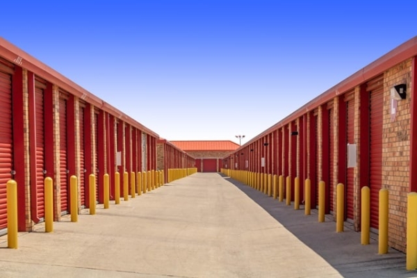 Facility photo: //images.sparefoot.com/medium/221851687ceb9d4911d.jpg