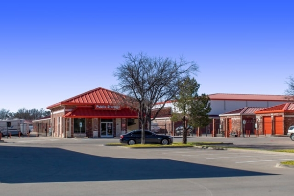 Storage Units at Public Storage - Hurst - 8850 Trinity Blvd - 8850 Trinity Blvd