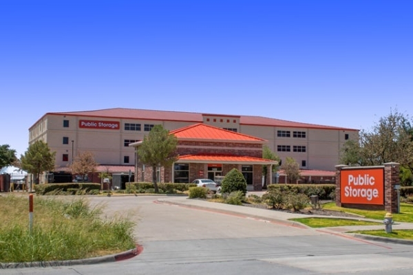 Facility photo: //images.sparefoot.com/medium/22185468765705c5df5.jpg