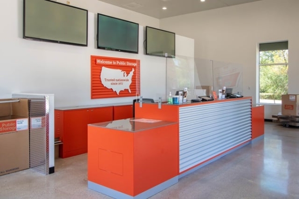 Facility photo: //images.sparefoot.com/medium/22185468765707de152.jpg
