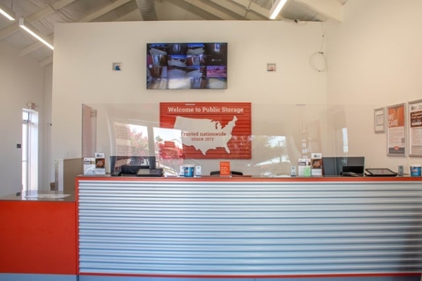 Facility photo: //images.sparefoot.com/medium/2218566884d4843fa2a.jpg