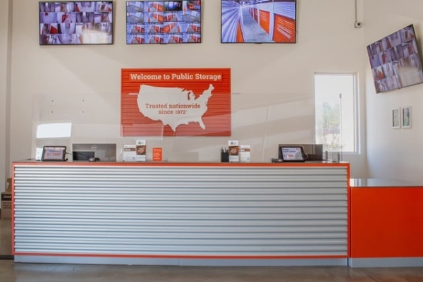 Facility photo: //images.sparefoot.com/medium/221857687e3c584b3aa.jpg