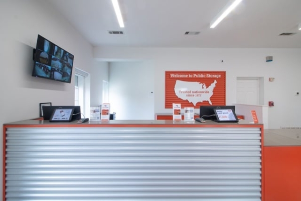 Facility photo: //images.sparefoot.com/medium/2218586957d358b86a4.jpg